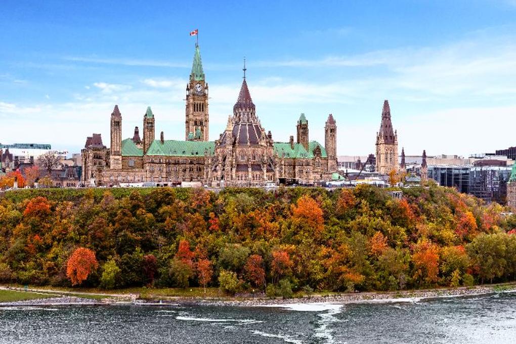 Photography of the Parliament of Canada for an article about the federal budget