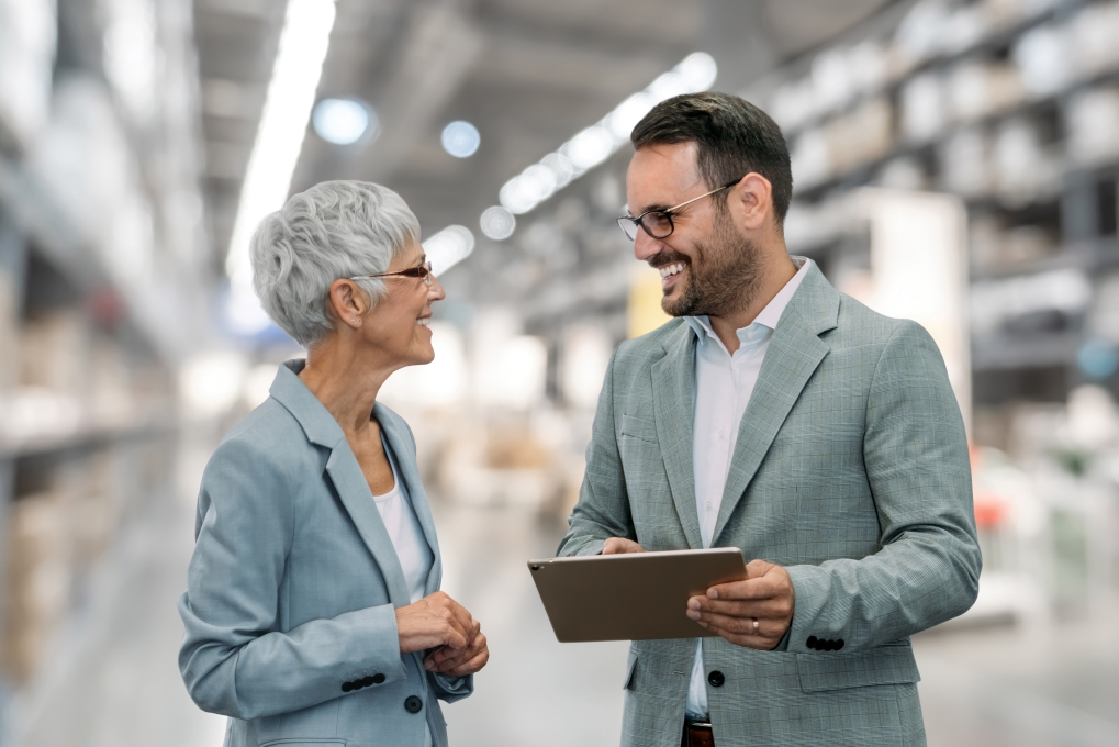 Photography of two professionals for an article about business transfer