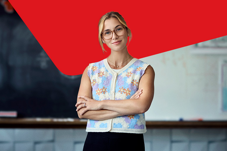 Photo of person taking advantage of National Bank’s offer for teachers